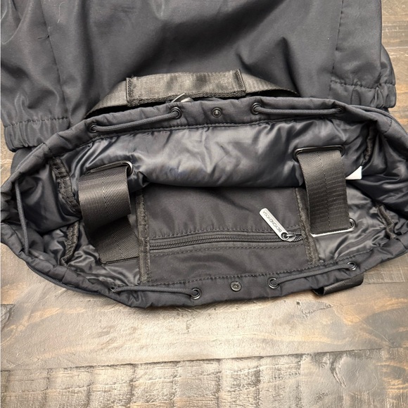 Beyond Yoga Convertible Gym Bag - Black‎ - Picture 5 of 11